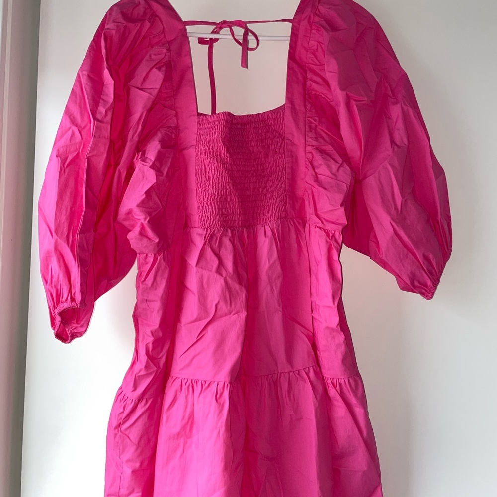 Pink puffer sleeve dress, worn once, size medium